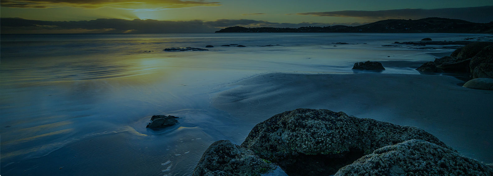 Investir o seu patrimônio de maneira eficiente e com profissionais especializados. Essa é a ponte entre o seu presente e o seu futuro.